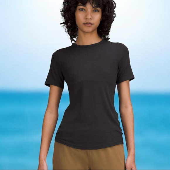 Lululemon Hold Tight Short Sleeve Shirt in Black Sz 16 - Picture 1 of 10